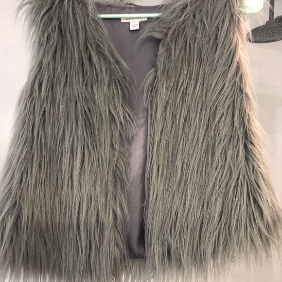 Faux Fur Vest - Picture 1 of 2